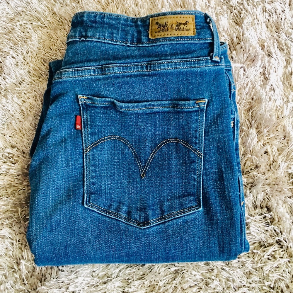 ⭐️HOST⭐️PICK ⭐️💥Levi’s denim jeans 💥